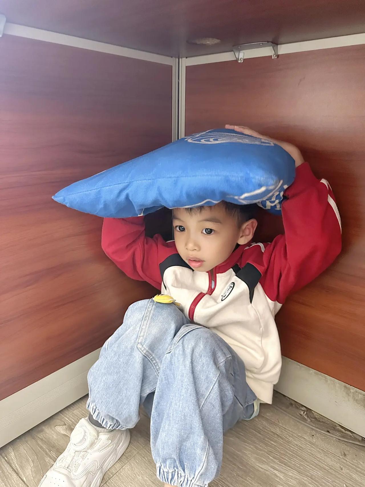 广西加油，柳州加油！@所有人一定要平安安安的🙏广西柳州地震