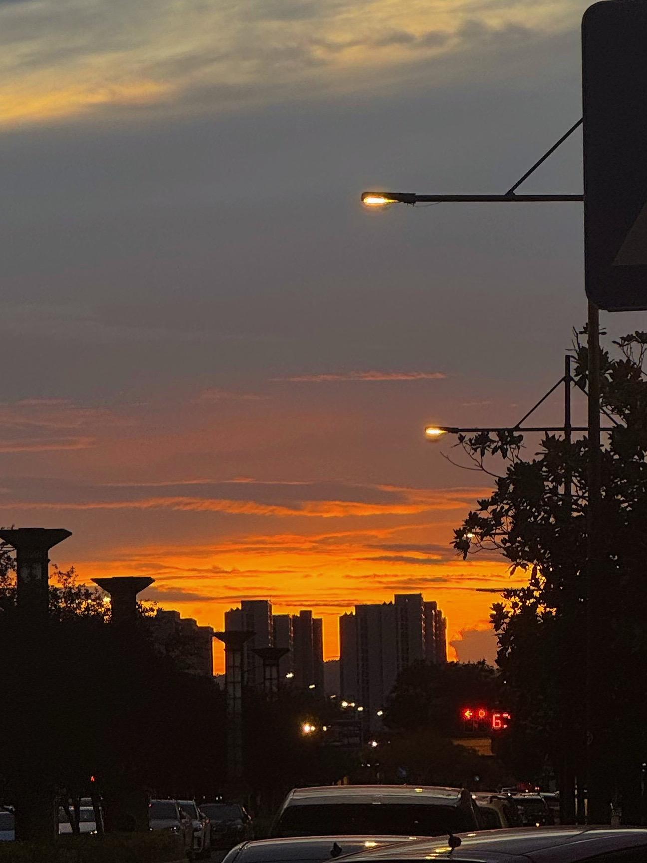 我拍的照，我做的摆盘，我选的音乐