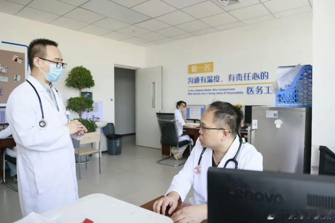 一纸手写感谢信见证台州援疆医者仁心近日，阿拉尔一名两岁幼儿突发高烧疱疹，家长多方
