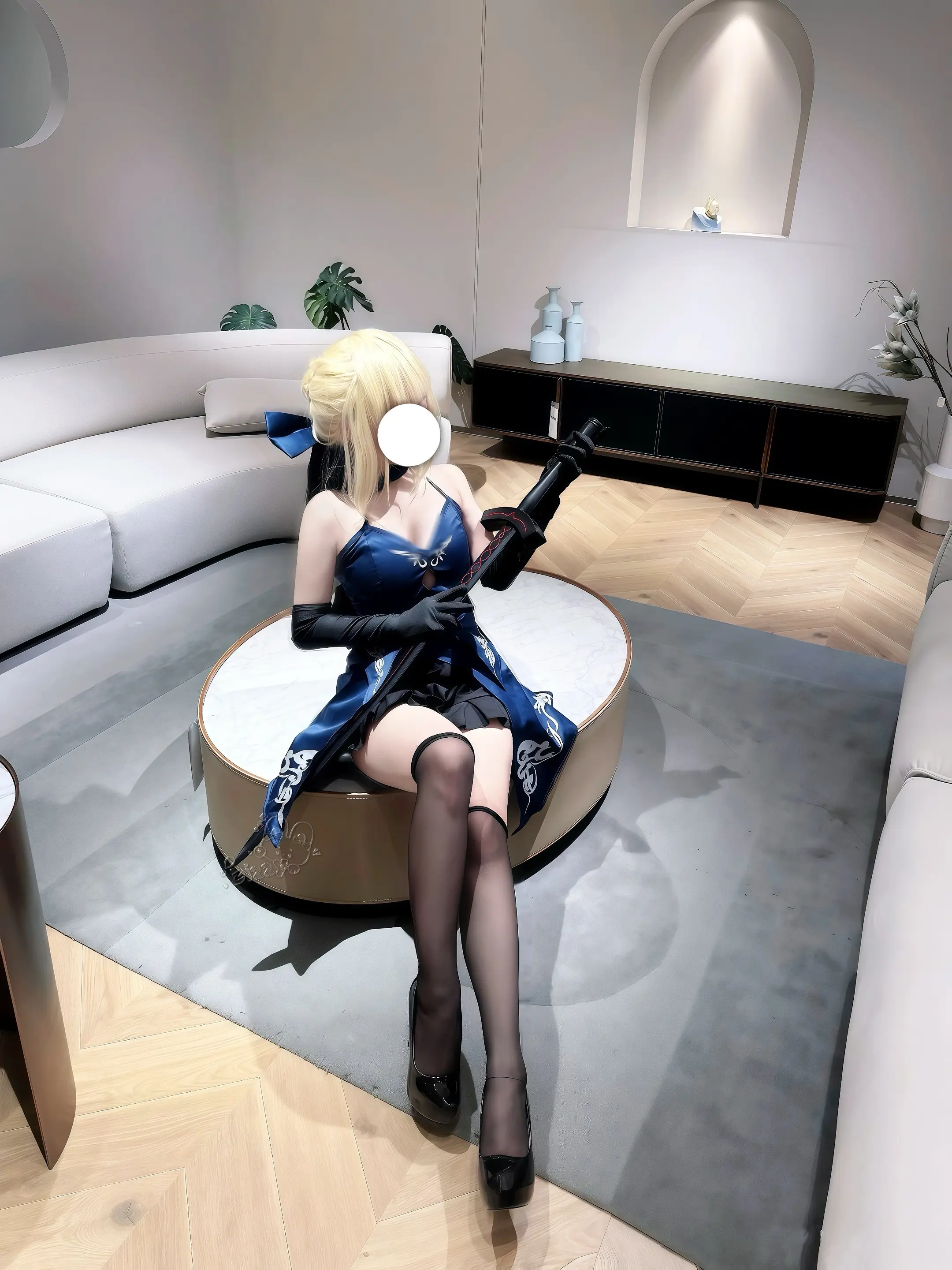 Servant Saber，遵从召唤而来。阿尔托莉雅御姐