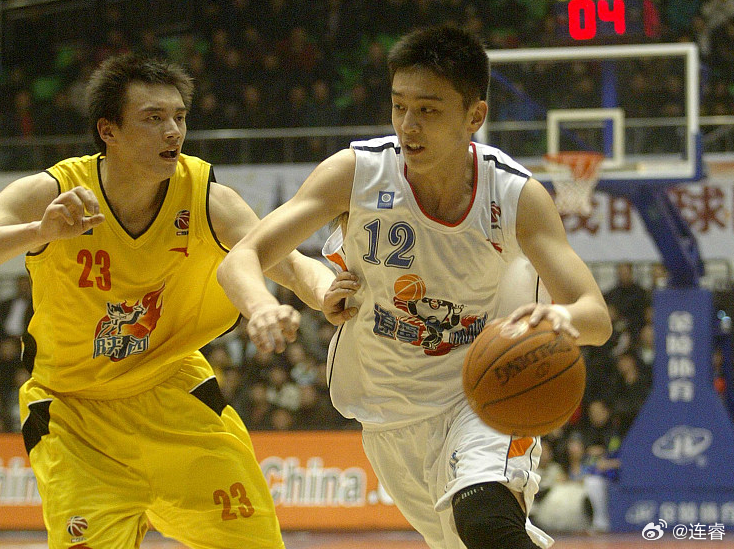 那会儿那双安踏我是真挺想买的，二十多年前的国产球鞋不知道你能不能get那种盲目的