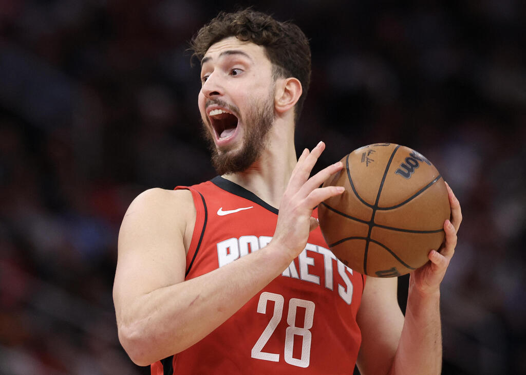 ESPN最新的一篇报道挺有意思的，讲的是NBA赛场上国际球员的语言问题，大家都经