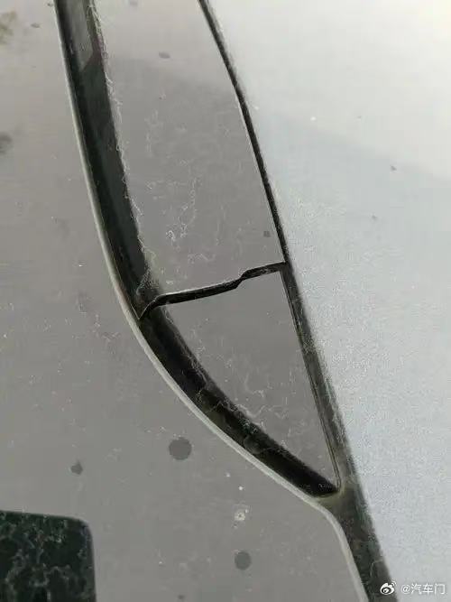 车主投诉【雪佛兰迈锐宝XL高位刹车灯断裂致车内进水要求厂家更换】车主刘先生向汽车