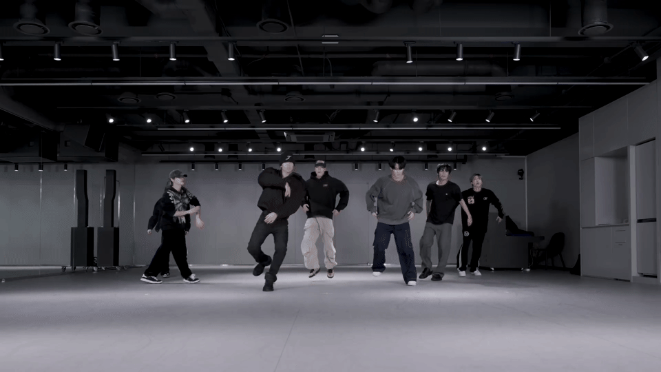 不愧是地租劲舞团！出道9年刀群舞还是稳到不行，《Beat It Up》高难度走位