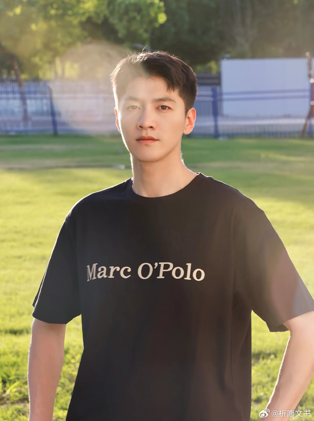 曝金泽聊天记录每天早上六点起来，干到躺下都凌晨1点2点，24小时就有将近20个小