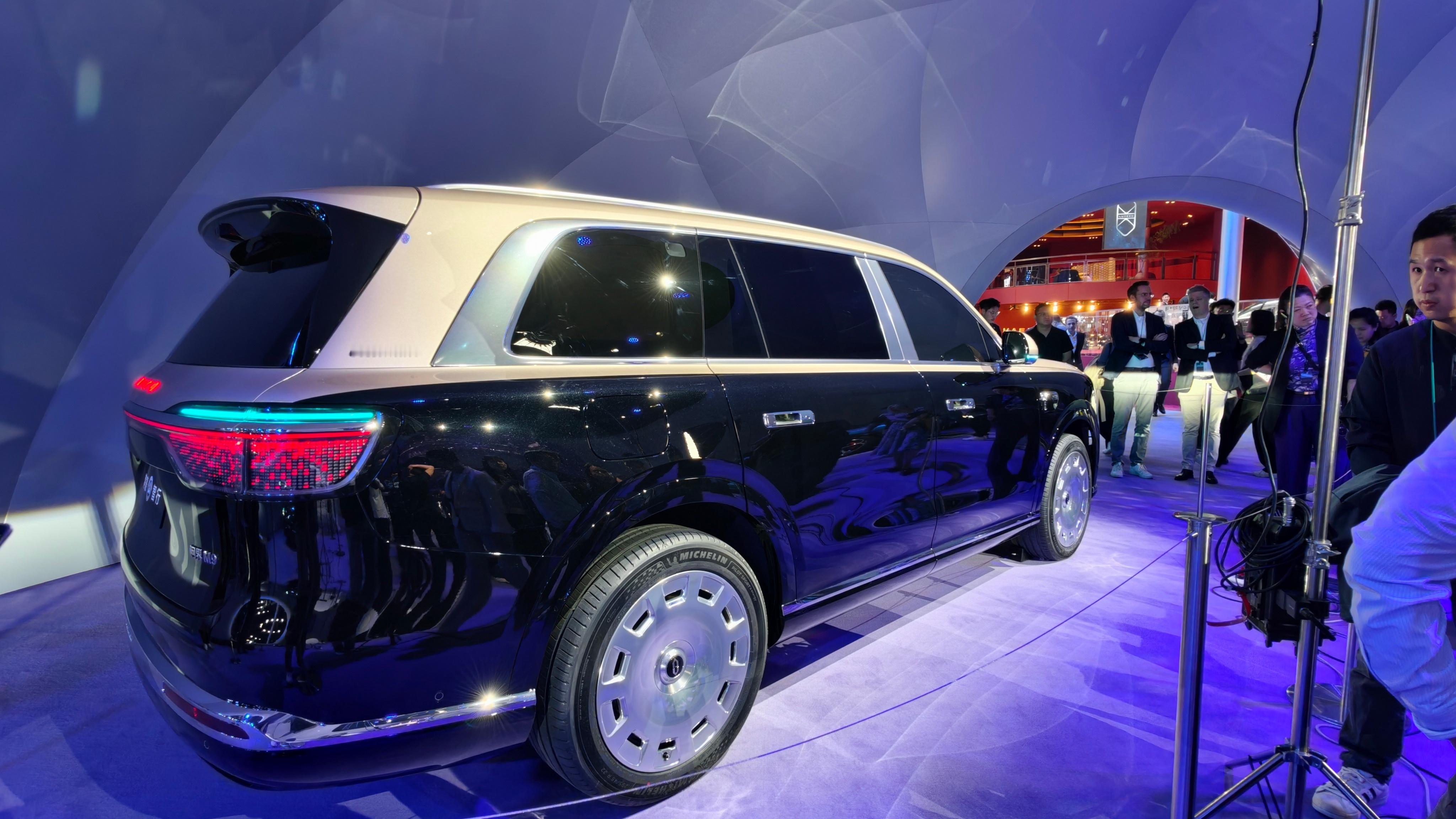 问界M9非凡大师，给我看愣了，要知道新一代M9已经加大过了，非凡大师还要更大，这