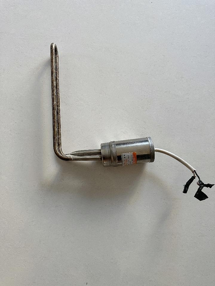 生活本就是修修补补！

前几天刚搞定汽车胎压监测不显示的问题，费了不少劲，没想到