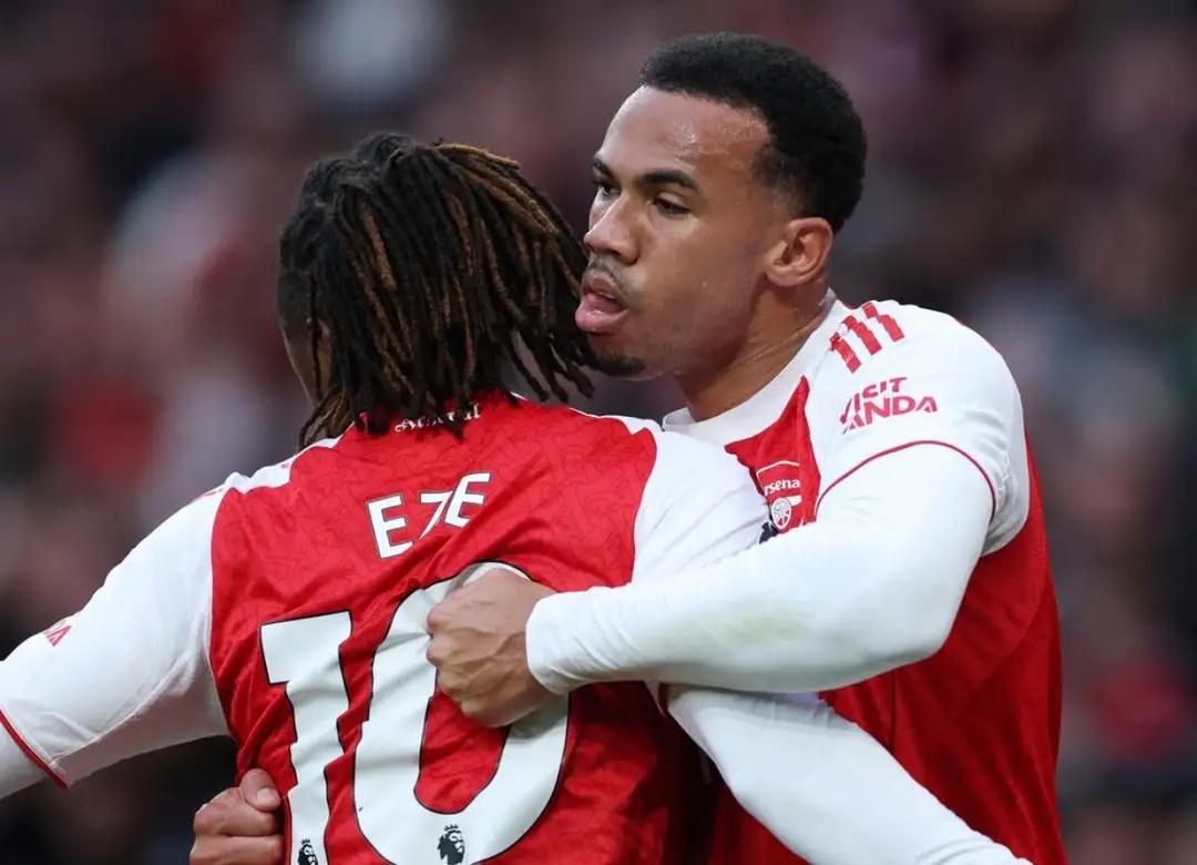 【一场来之不易的胜利，阿森纳2-1切尔西稳住了榜首位置】曼城逼得紧，不允许犯错，