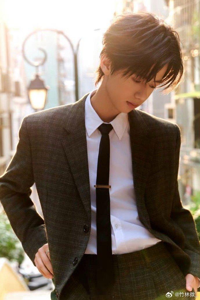 林子烨已经不是小孩哥了 报告，发现霸总幼年体！！14岁的林子烨已经初具霸总模型，