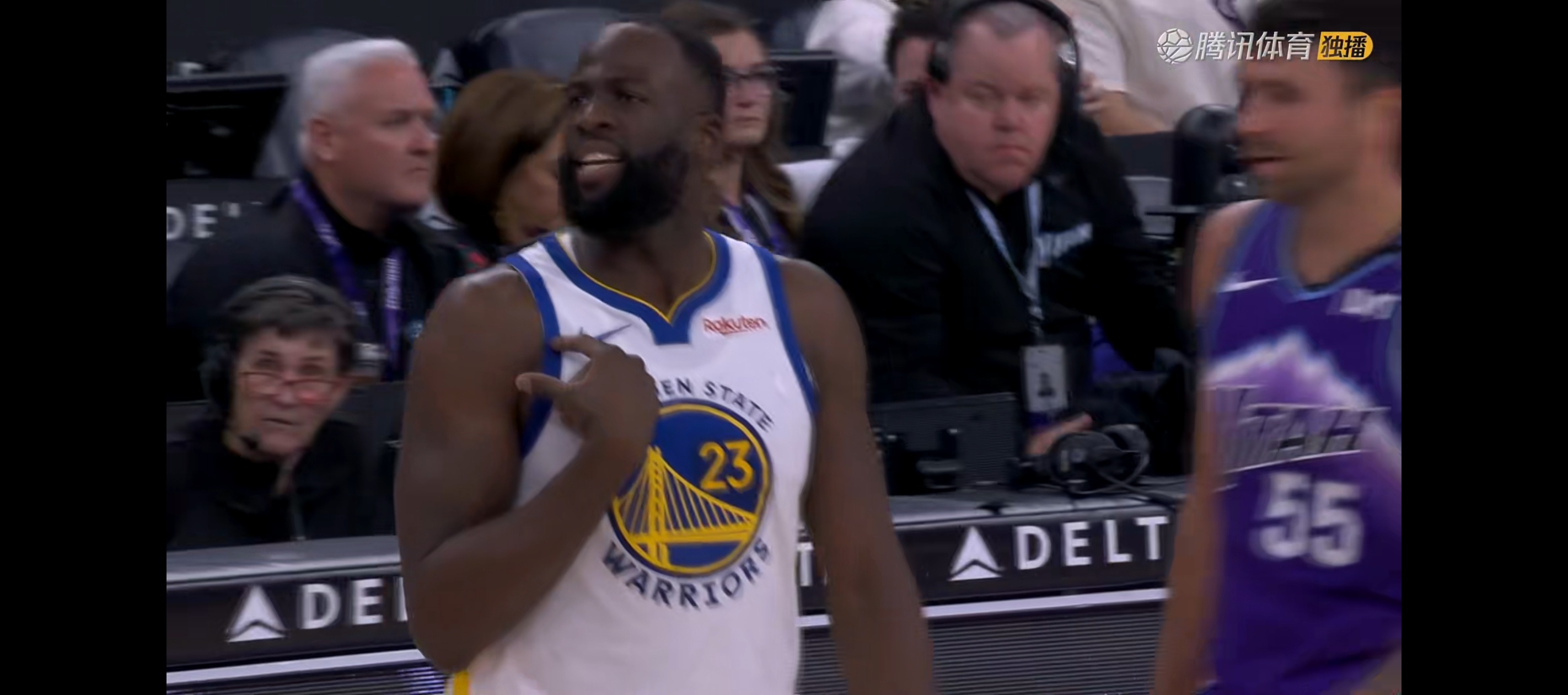 虽然半场落后4分，坚信还是能赢，外线防守有点太松了 