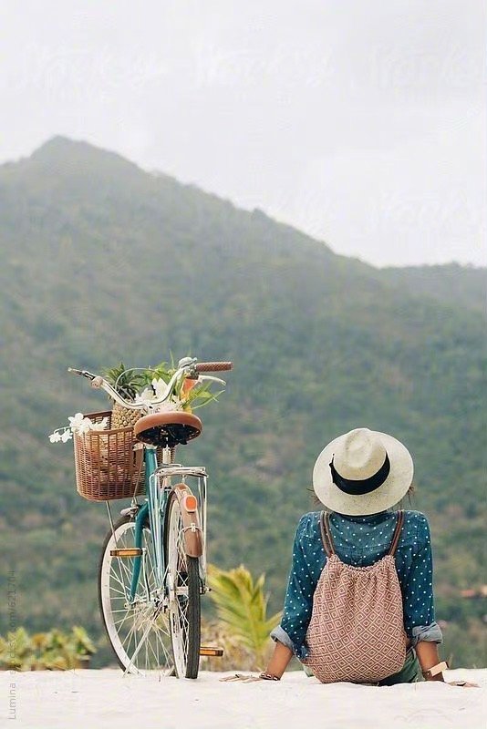 尽量地学习、尽量地经历、尽量地旅游、尽量地吃好东西、人生就比较美好一点，就这么简