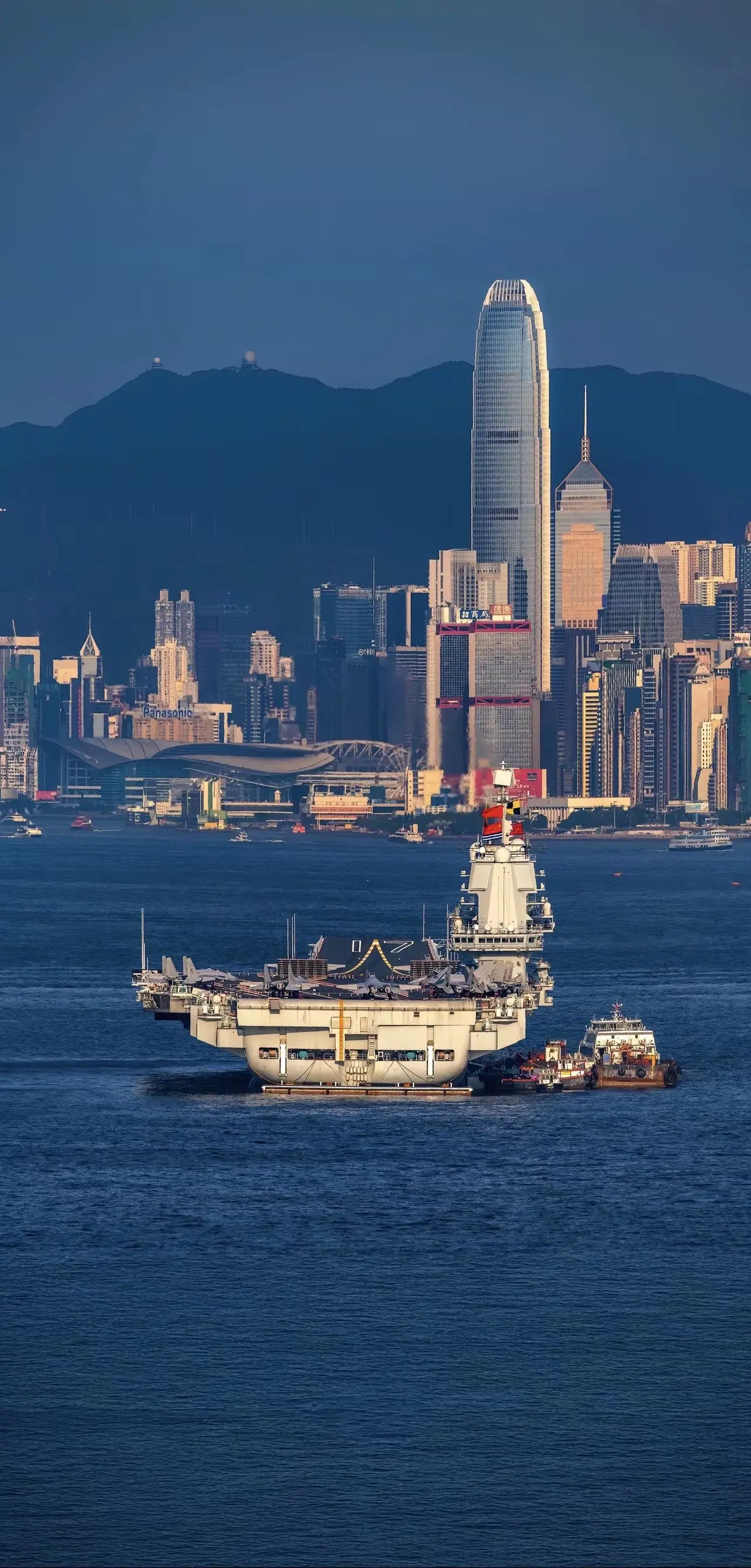 山东舰香港行。