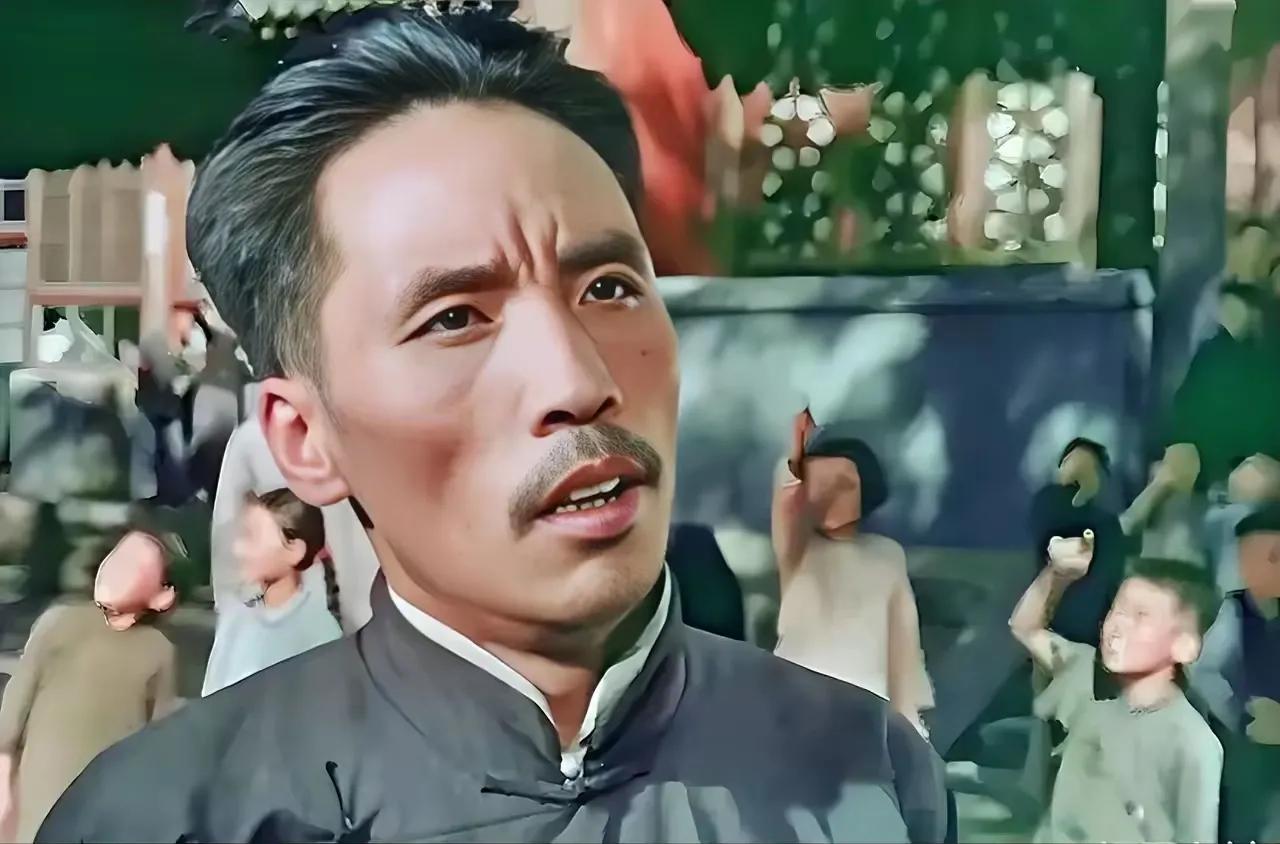 葛存壮老师一直是演反派人物，其实葛春亮老师的正面人物，也是非常帅气，年轻时的葛存