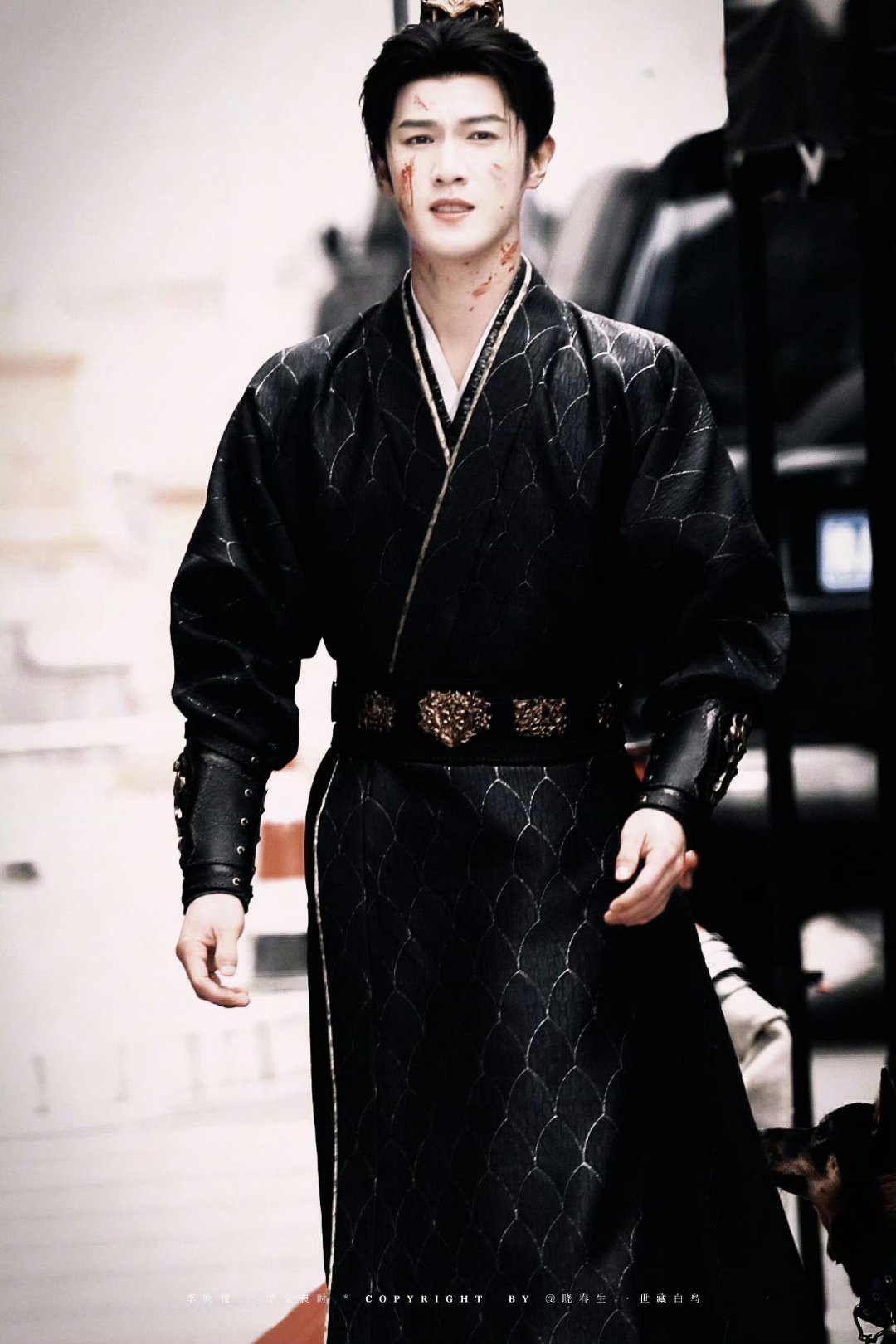 李昀锐归良辰战损造型来啦！是谁给我们小林伤成这样