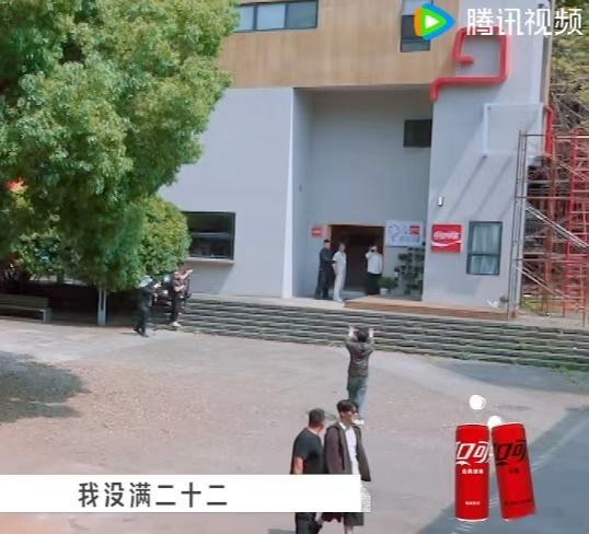 贺峻霖出道7年归来不到22岁贺峻霖拒绝的理由 贺峻霖出道7年归来不到22岁，贺峻