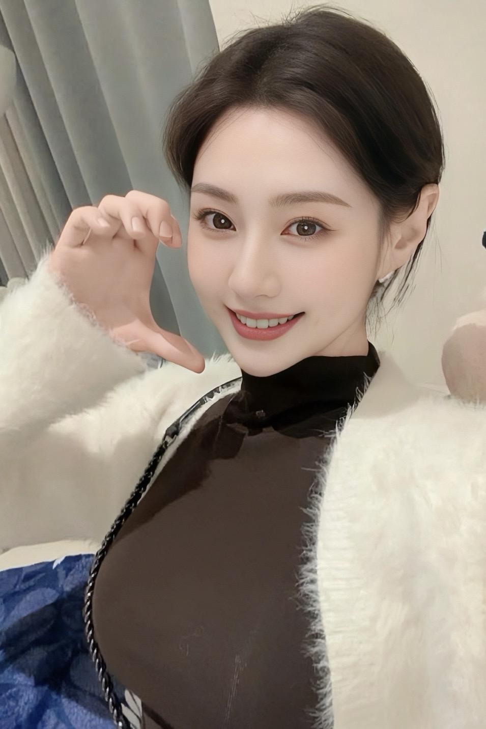 孤身一人又何妨 颠沛流离又何妨，
一个人风风雨雨也照样走了很多路。
治愈笑容女孩