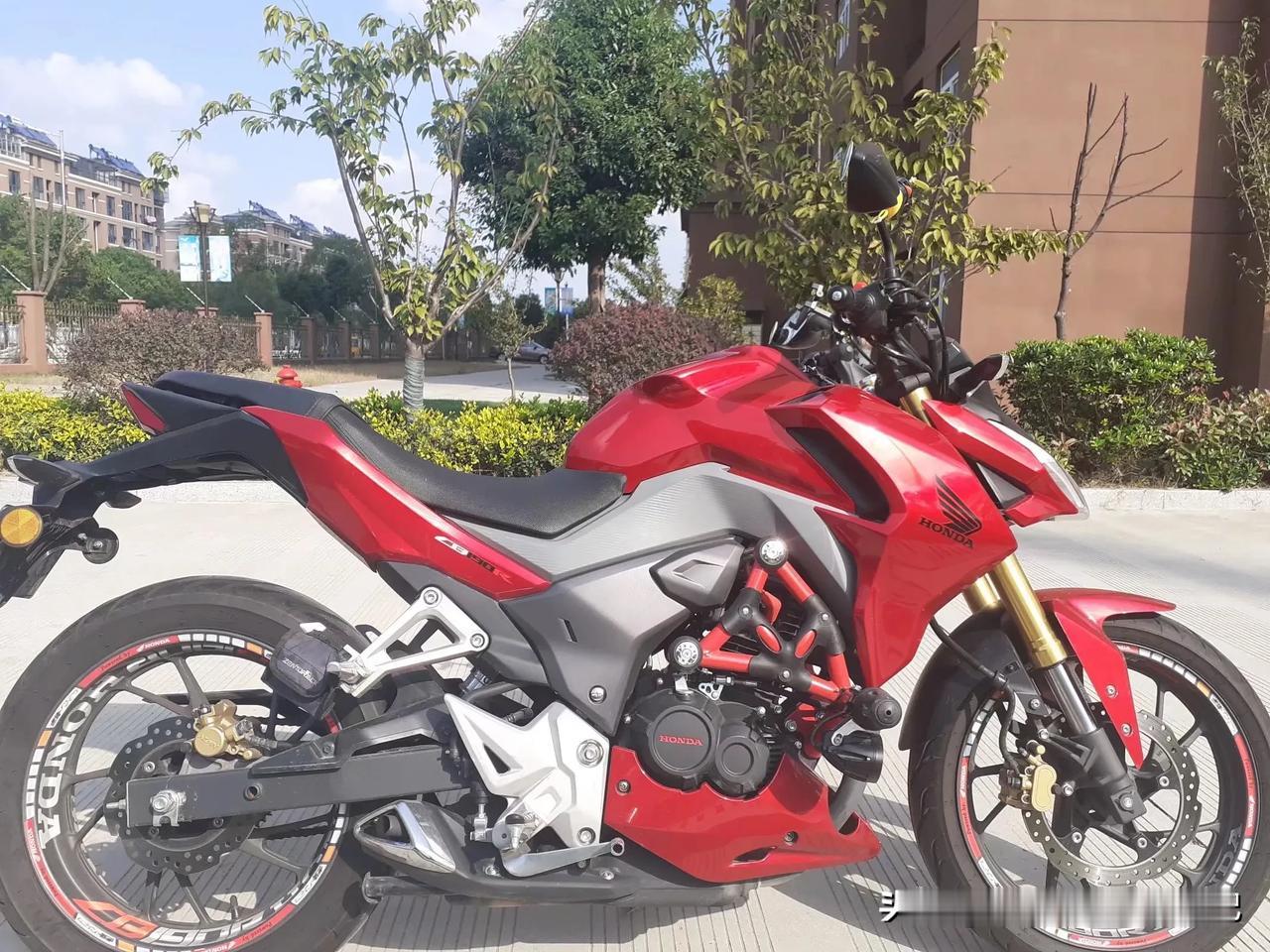 #5000多能买什么摩托车#本田CB190，当年宣称上打250下压150，可以买