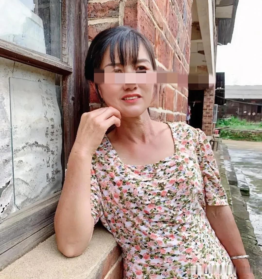 江西万年的那个故事到现在都还没有结局，那些编剧导演到底在干啥呀？是不是每天还在大