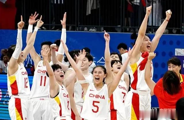 新华社：中国男篮多方位走弯路，女篮战绩喜人！

今日，新华社体育部推出了《忧多于