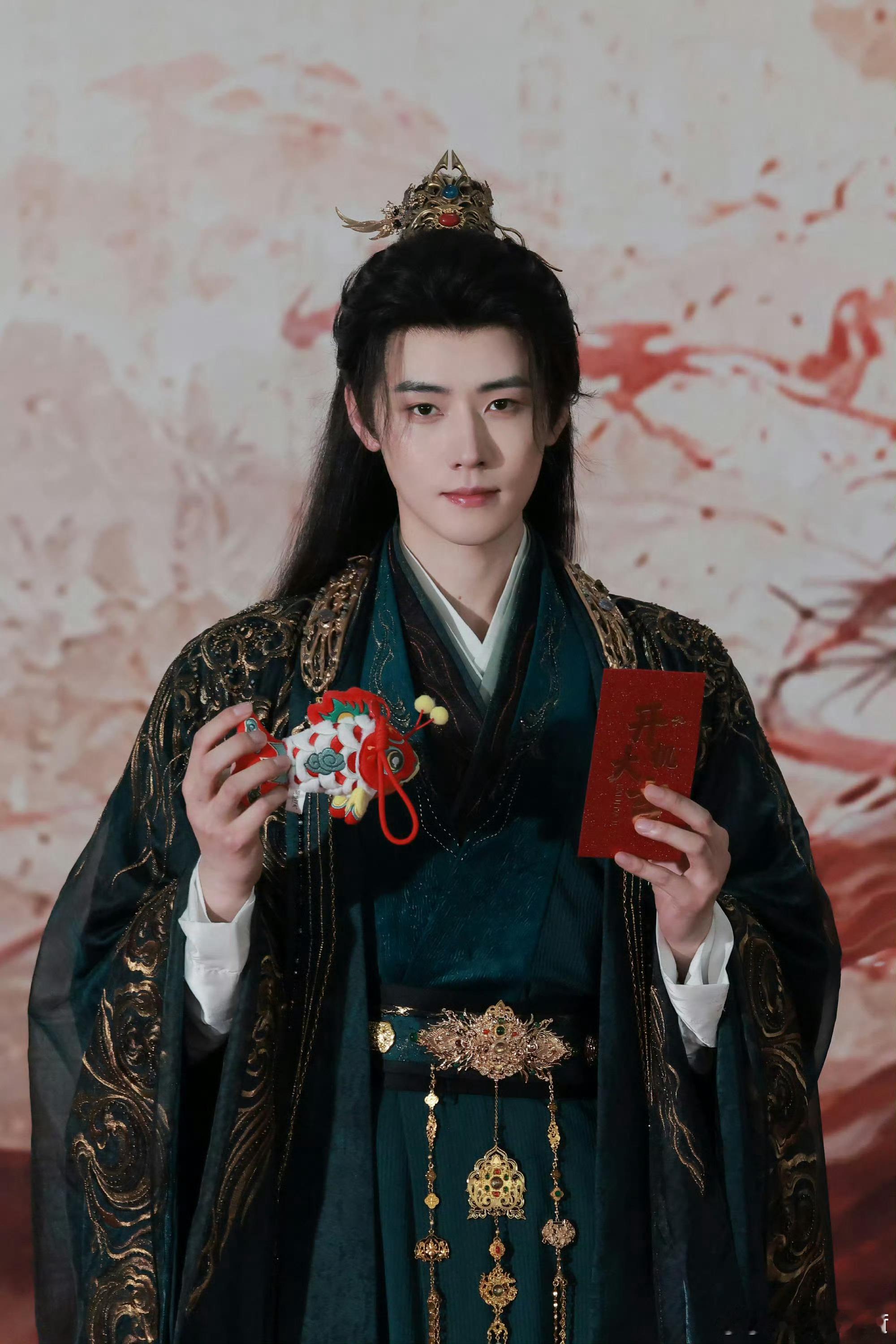 任豪陈瑶cp感🪐奇幻古装设定新颖，二人饰演知晓命运却不甘认命的角色，拉扯感十足