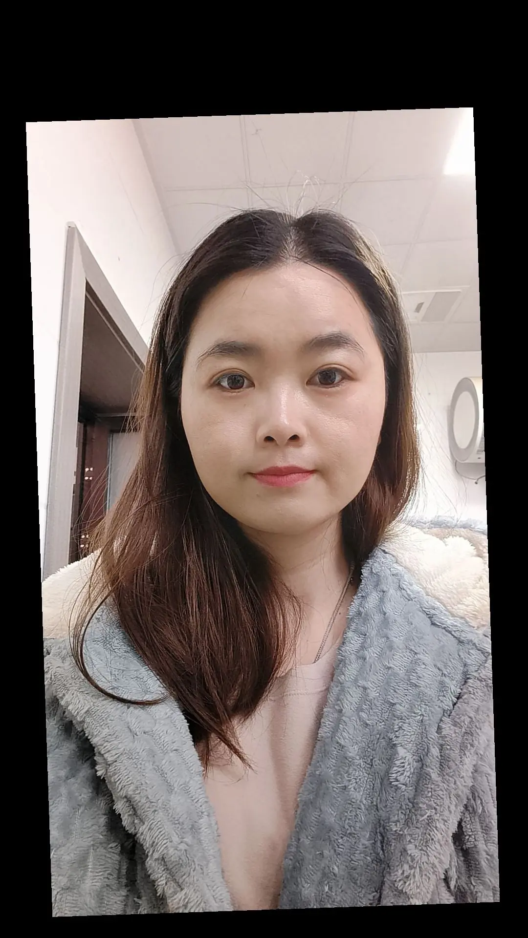 剪了头发，心情好像美了一点😂😂