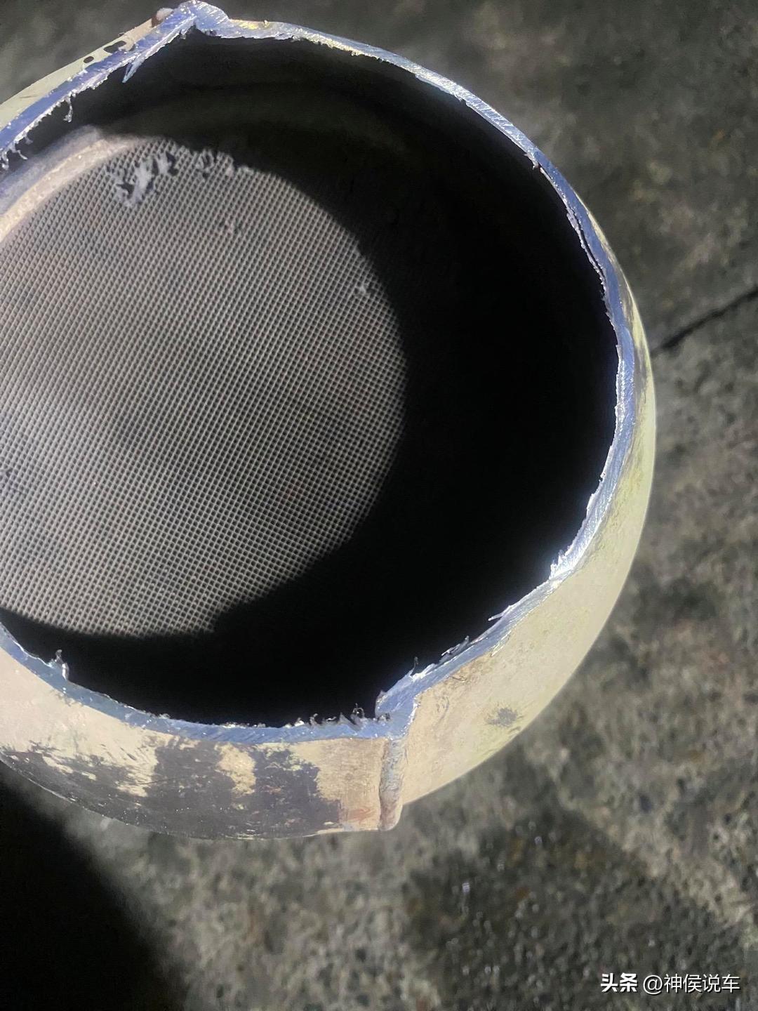 天冷了慢慢又到颗粒捕捉器堵塞的高发期了。

影响颗粒捕捉器堵塞的原因有：机油、汽