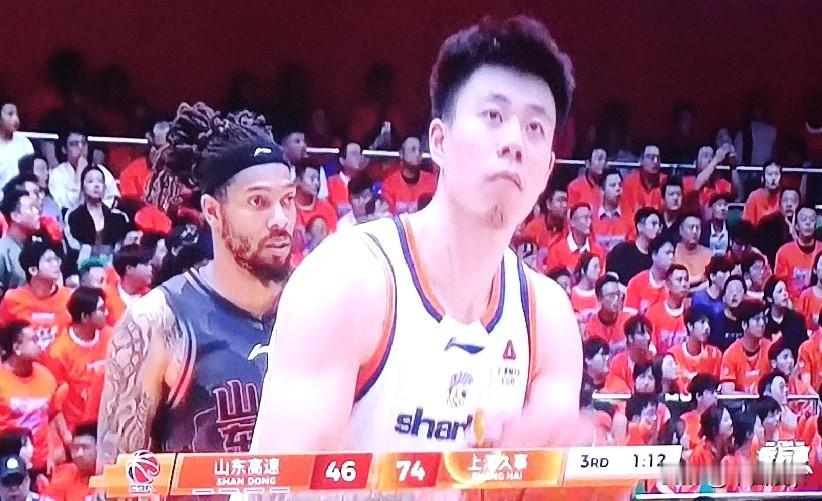 上海男篮与山东男篮的G二比赛战况
5月9日晚2025-2026CBA季后赛1/4