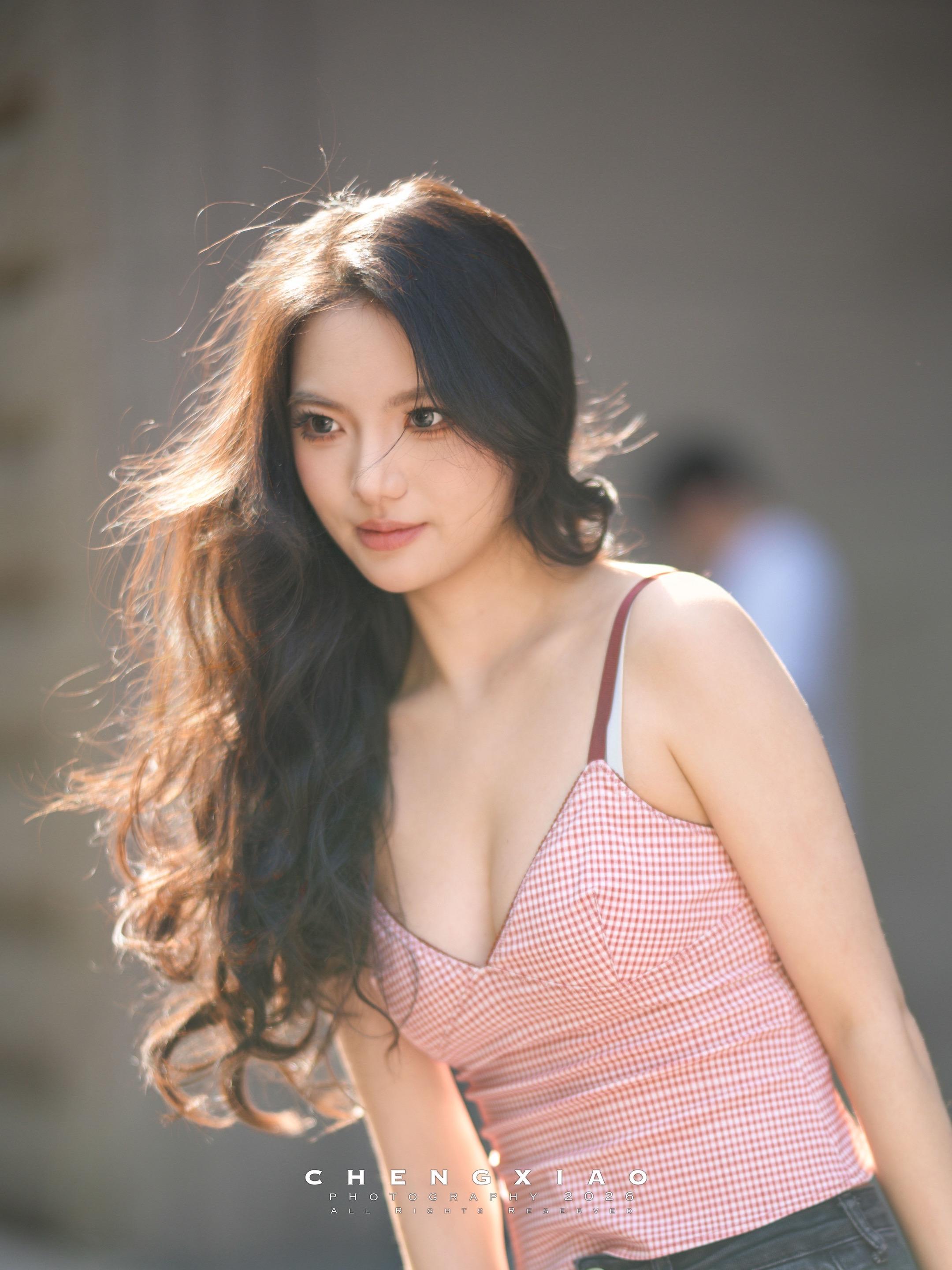 上海街头的发丝光。