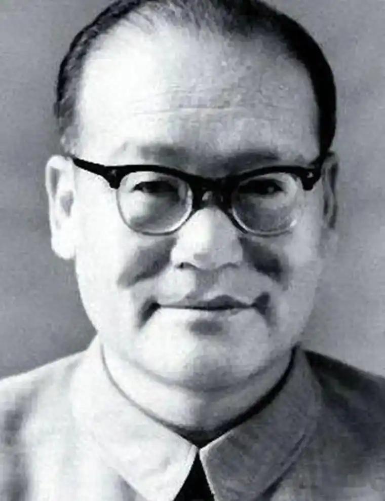 纪登奎去世后，官方给出了他的生平简介，家属只提了一条意见。1988年，纪登奎突发