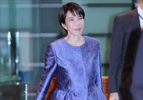 日本首相高市早苗在东京发表演讲。她表示：对于和中国进行对话持开放态度。同时，她强