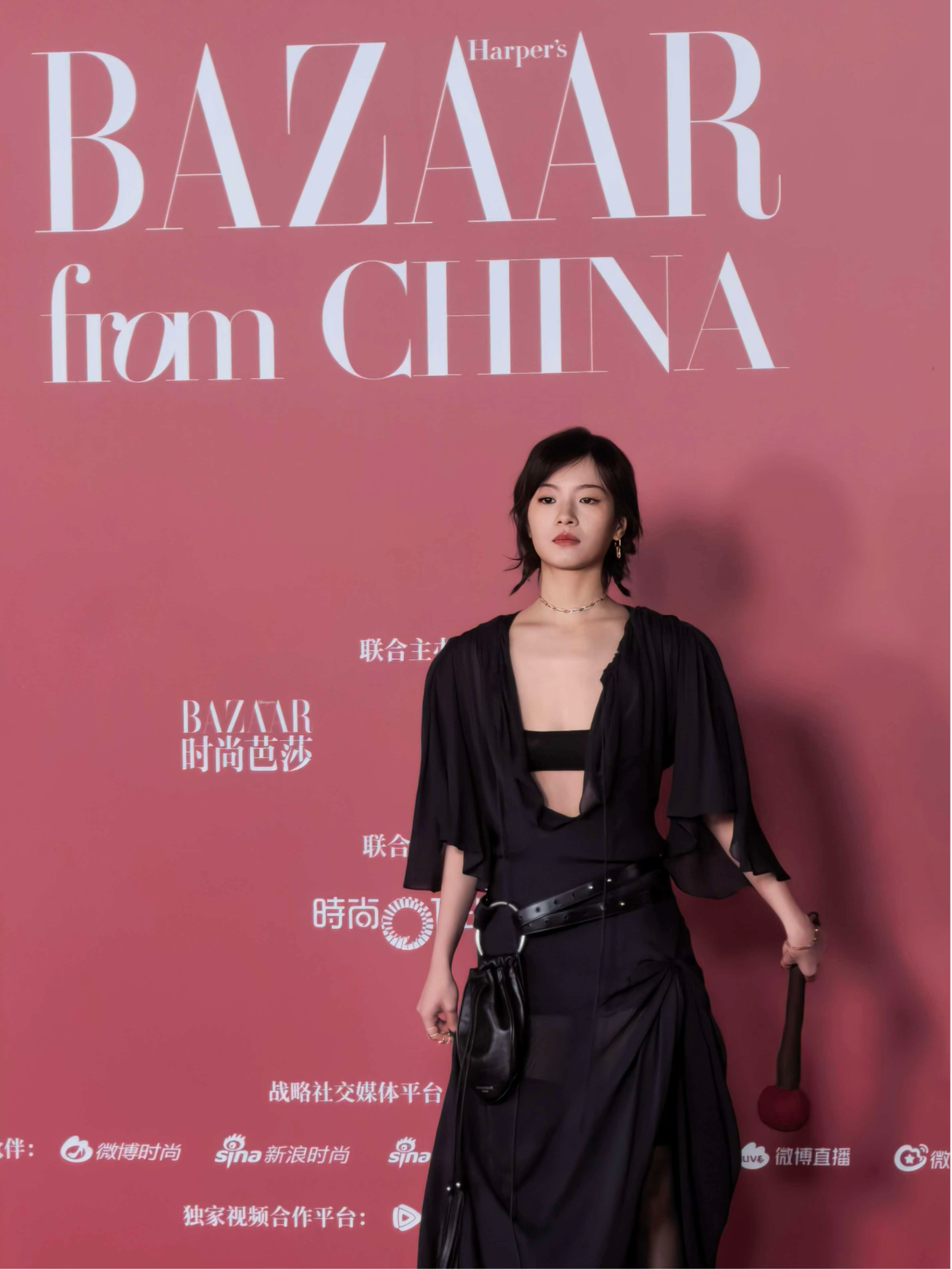 芭莎盛典热度芭莎盛典红毯李庚希 今天红毯造型 ​​​