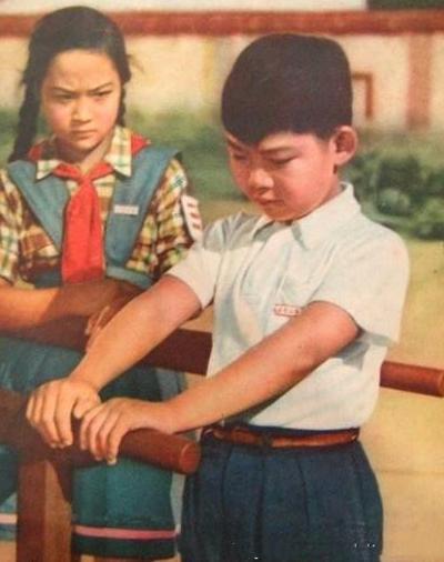李锡祥，中国演员，1955年参与演出电影《祖国的花朵》和《罗小林的决心》。
 