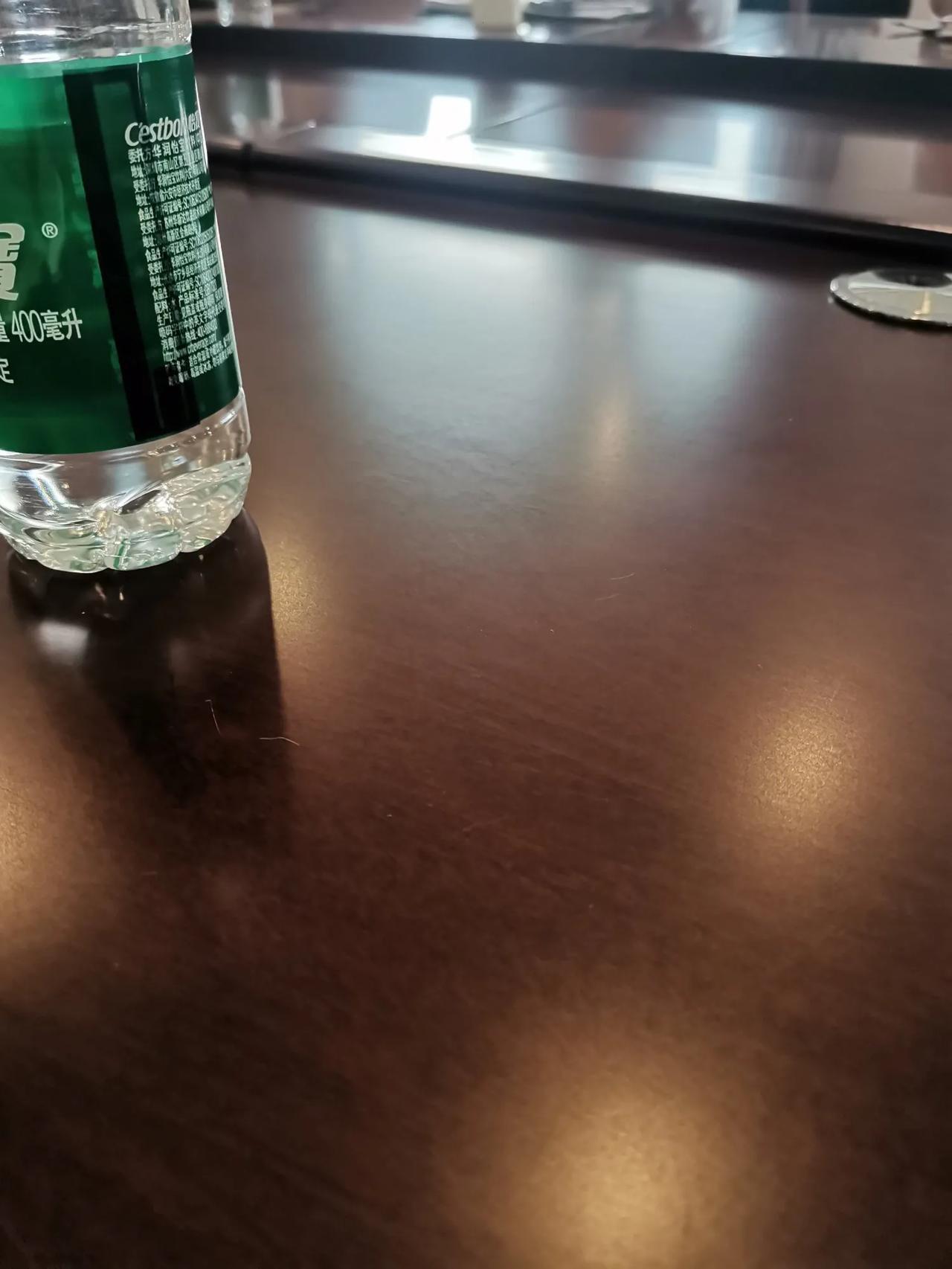 一个通知，下午开会，就讲了一句话，一件事情，只开了10分钟！
这就是教育局领导召