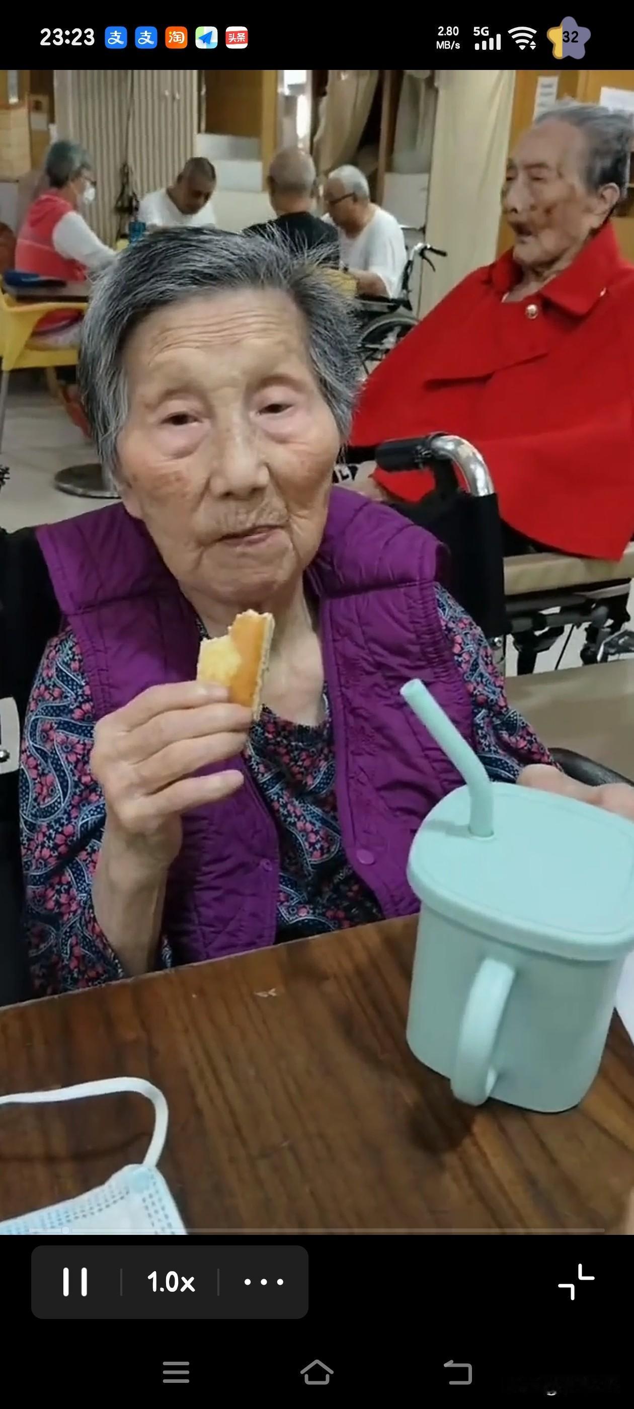 人一旦上了年纪，无论身处哪个国家，生活质量都会大打折扣。俗话说“怕老不怕穷”，确