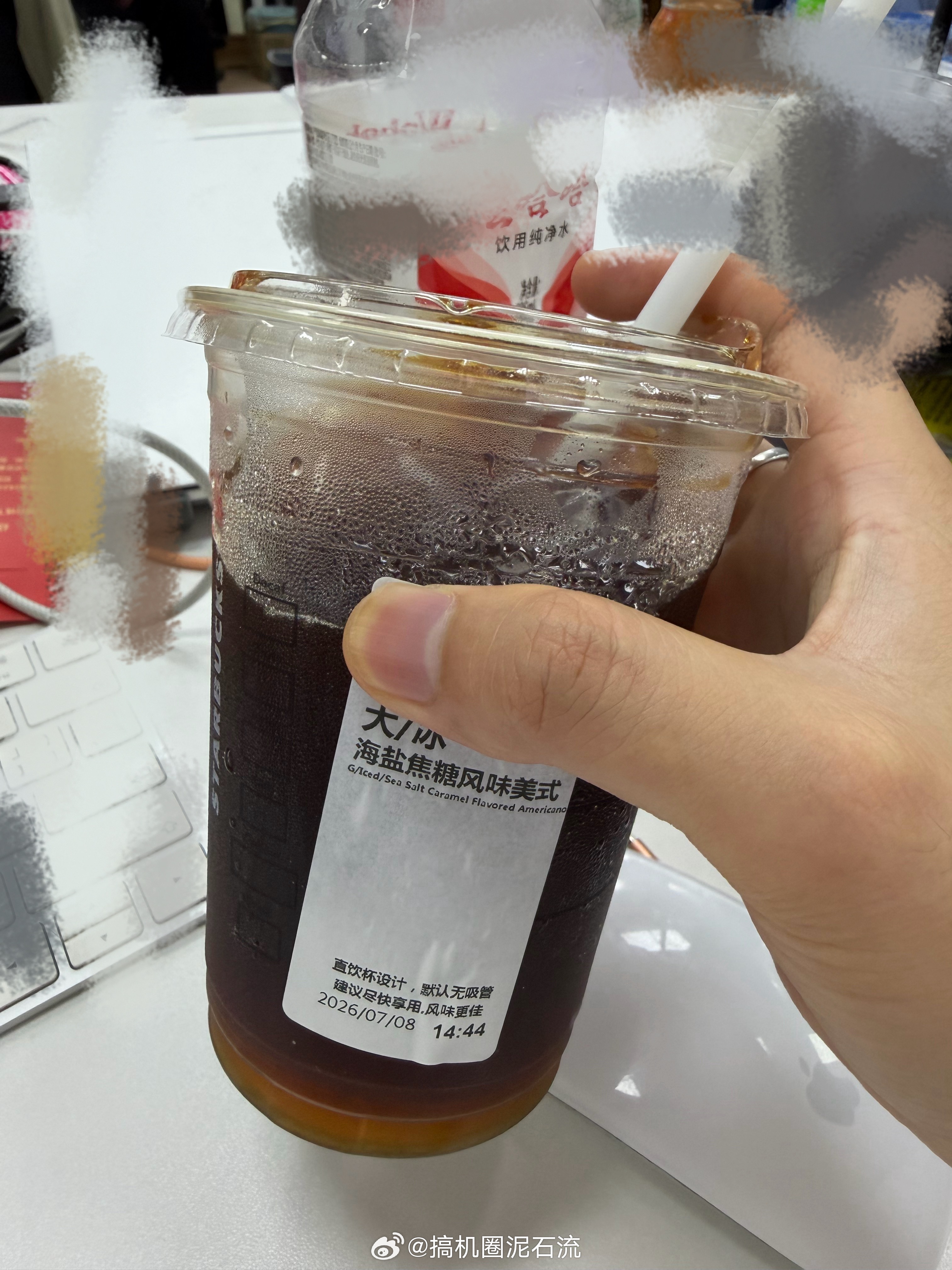 避雷星巴克海盐焦糖风味美式，跟海盐和焦糖没啥关系…更跟焦糖星冰乐差的远，避雷避雷