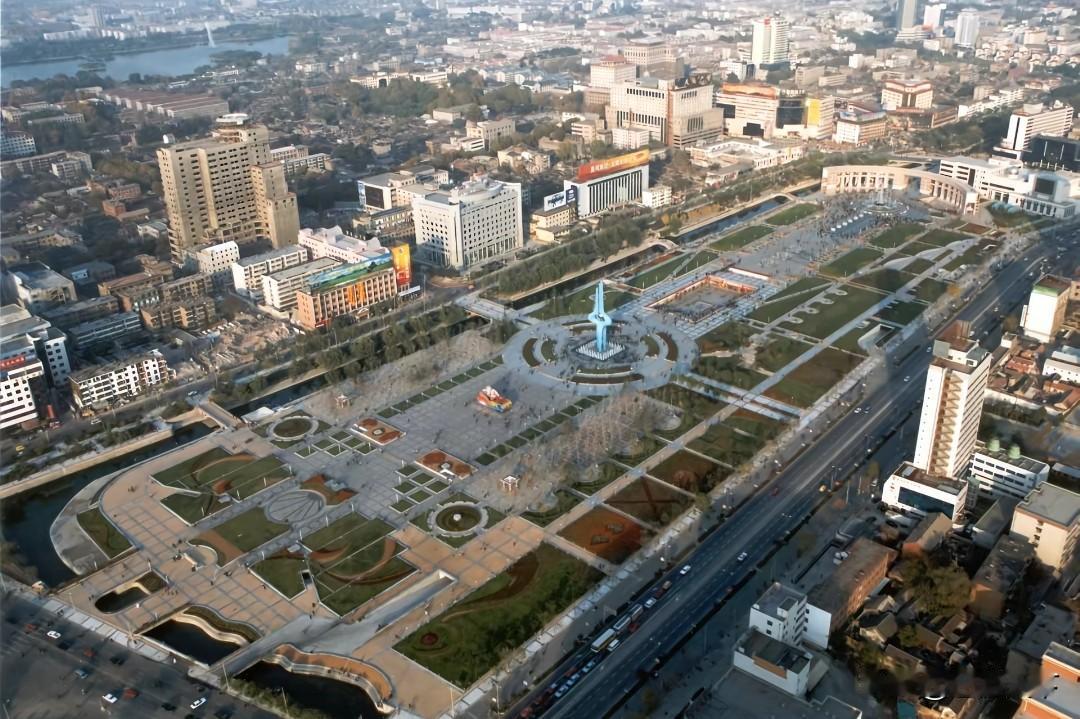 1999年的泉城广场