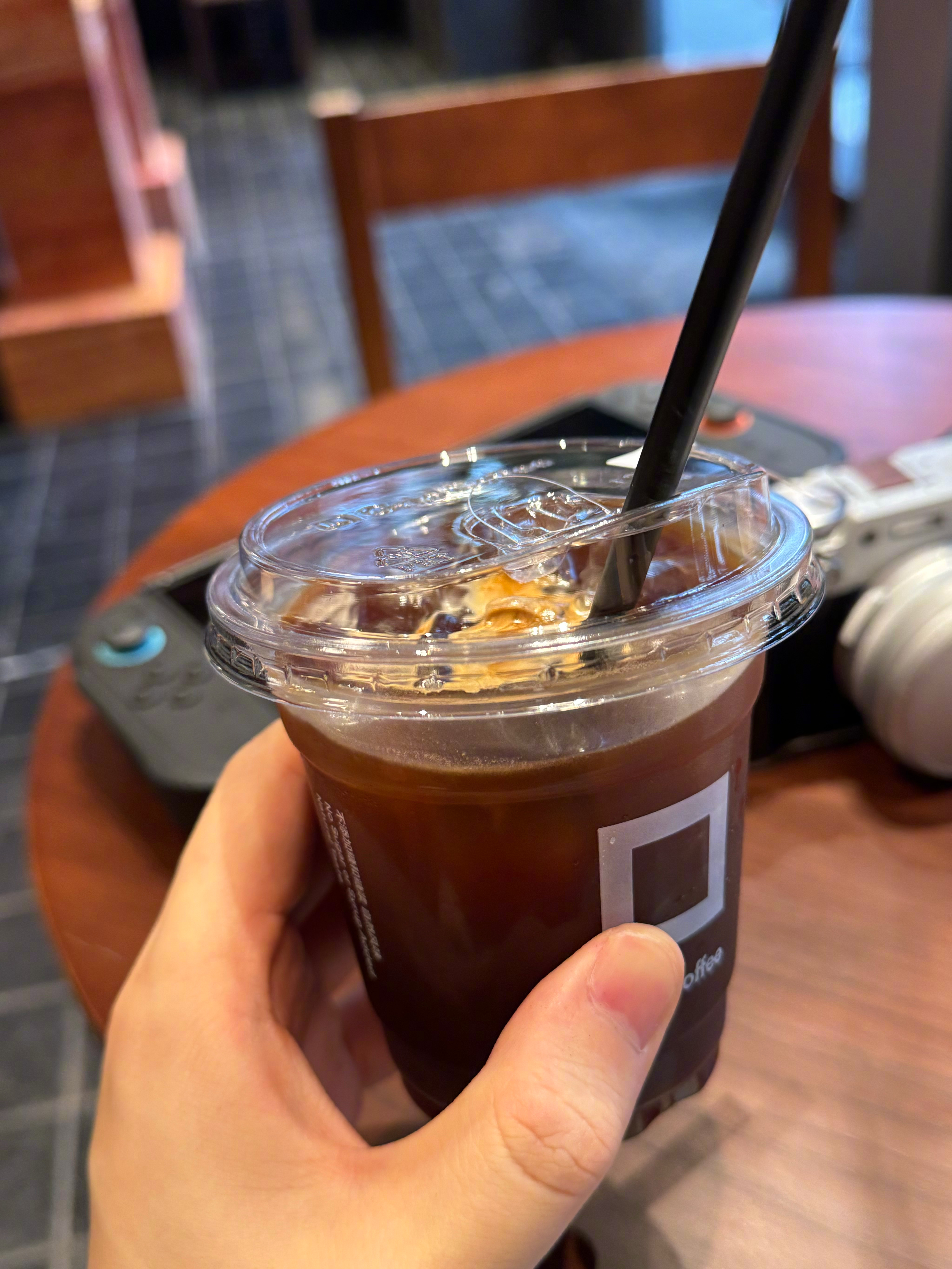 每天要喝5杯咖啡。咖啡是命。 