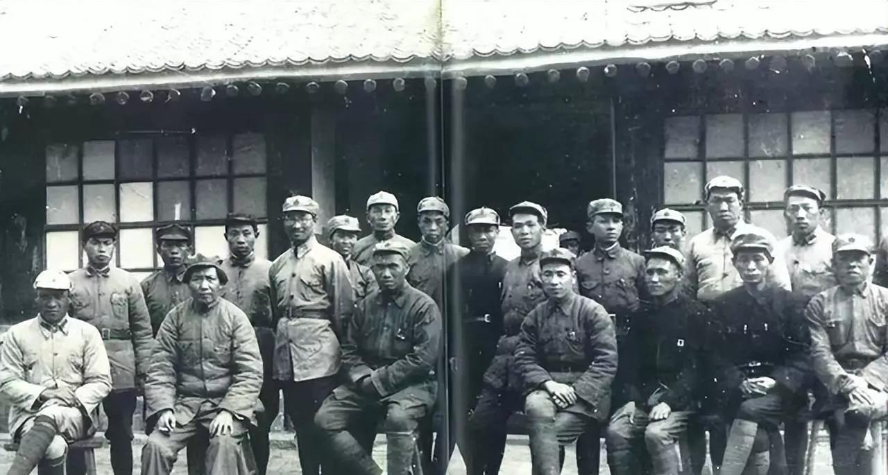 1935年9月，李卓然、何长工、罗炳辉、邵式平四位红军高级将领公开支持张国焘的南