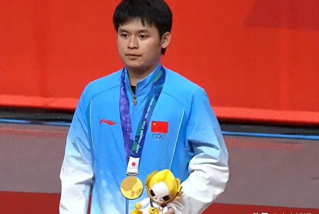 林诗栋4比0夺冠后先谢王楚钦，3银背后藏着更重要的事