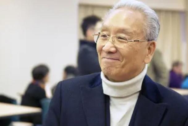 “研制出核武器，成功回到大陆。” 1949年，苏联成功引爆了原子弹，这个消息传到