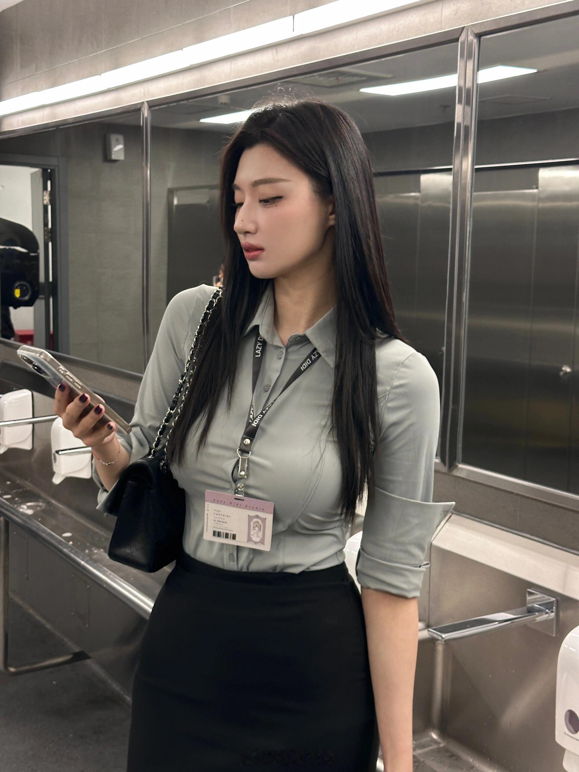 听说很多人说我长得像王楚然 ​​​