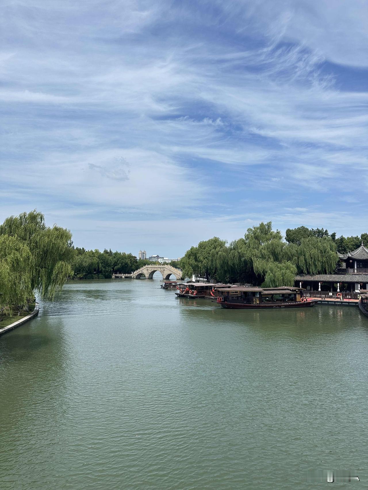 嘉兴·南湖❷——花20元上岛有没有必要？

嘉兴南湖景区里可以免费绕湖边散步，游