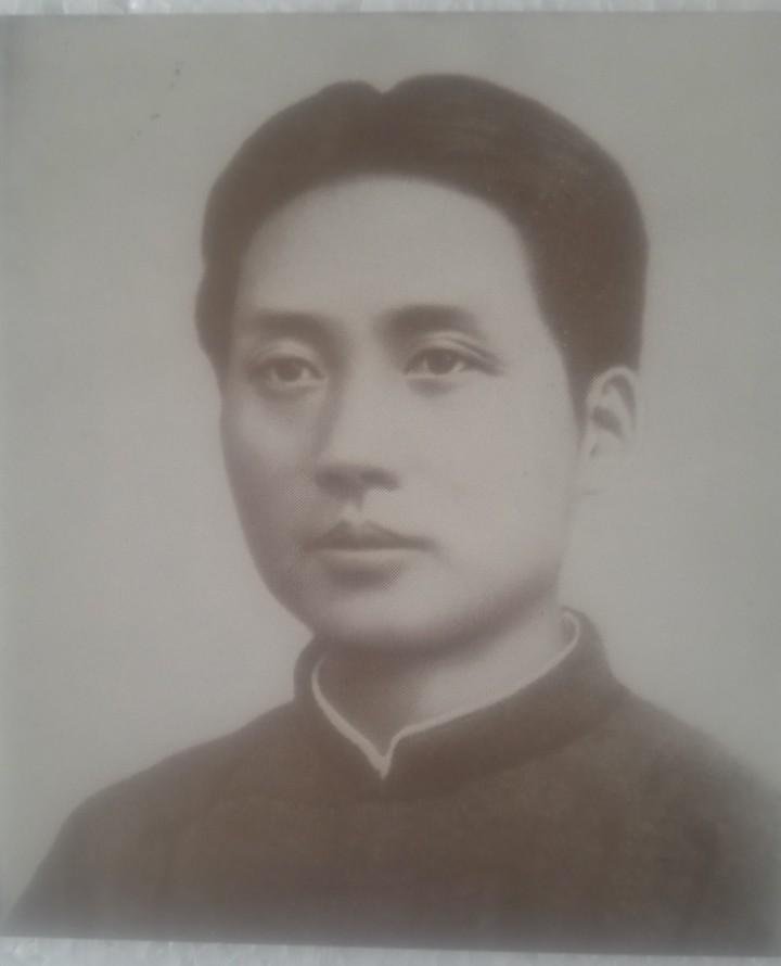 千真万确，自古“农家多出异才”。毛泽东出生农家，长于农村，从小就受到了农民优秀品