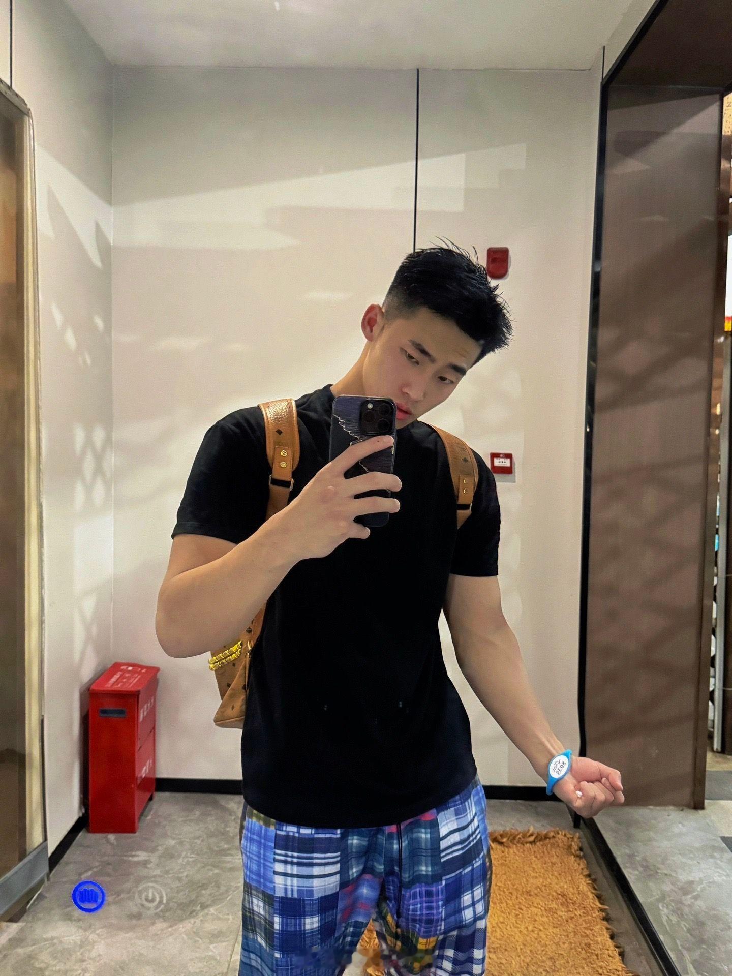 188cm 体育生男大