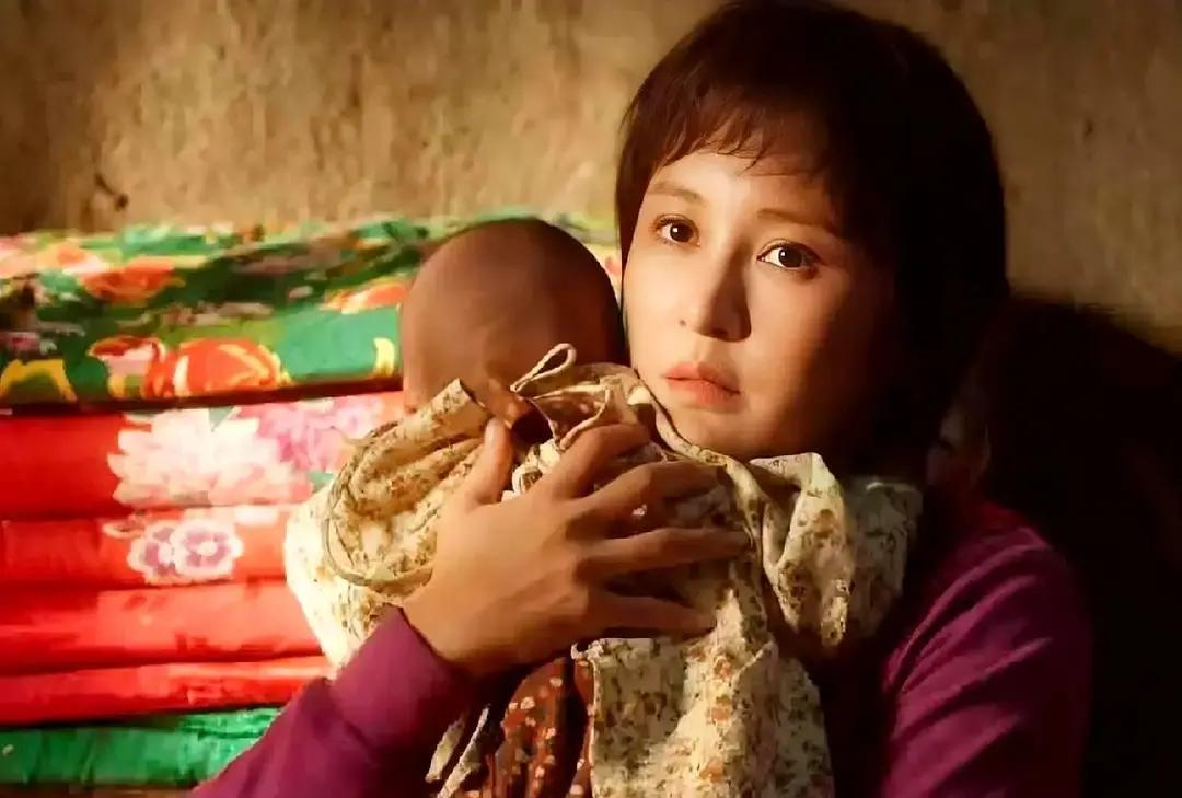 1995年，唾沫星子能淹死人。2024年，这些唾沫星子，违法。
 
你看《老舅》