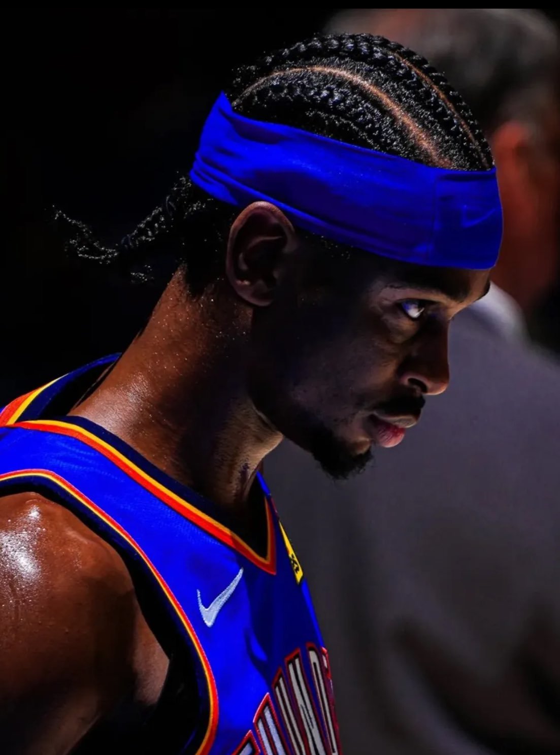 亚历山大可能正在无限接近乔丹外历史最强后卫的宝座个人巅峰能完美契合球队成长周期，