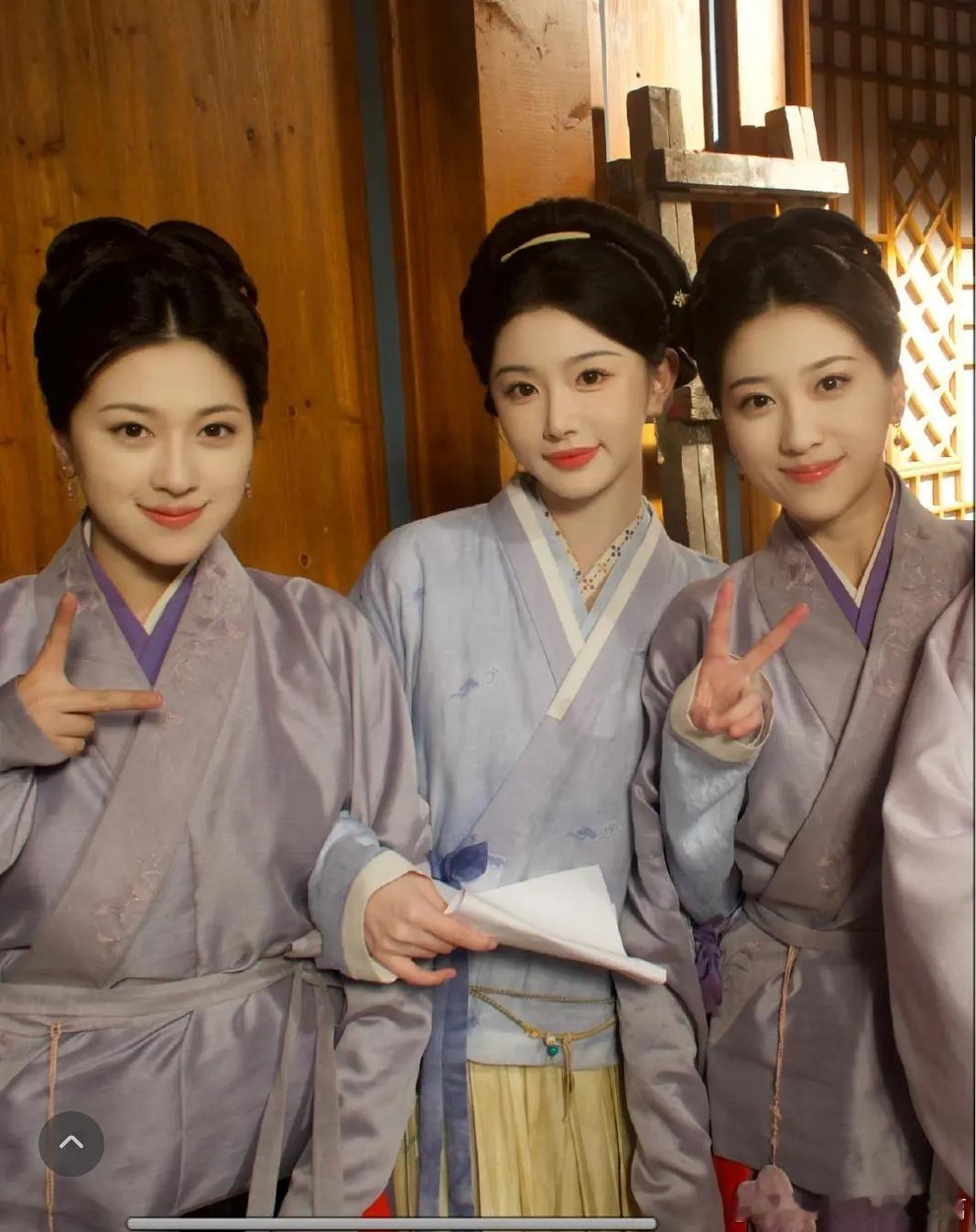 看到孔雪儿粉丝拉踩王影璐，她俩一个公司，王确实zyk，但资本不买股孔，是因为她很