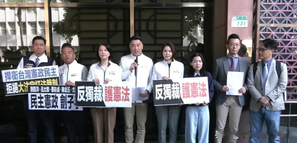 台北地检署最近忙得脚不沾地，政坛大案、社会凶案扎堆，妥妥的“司法忙线中心”！
 