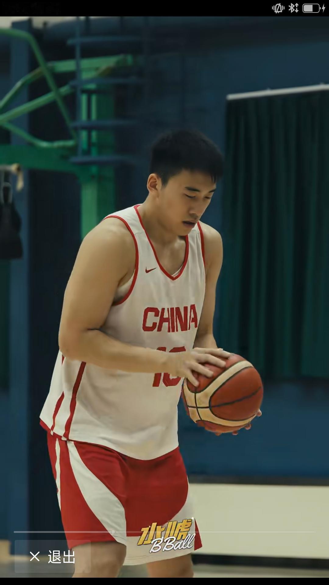 据央视网消息，为了备战世预赛窗口期比赛任务，中国男篮集训队在北京国家体育总局篮球