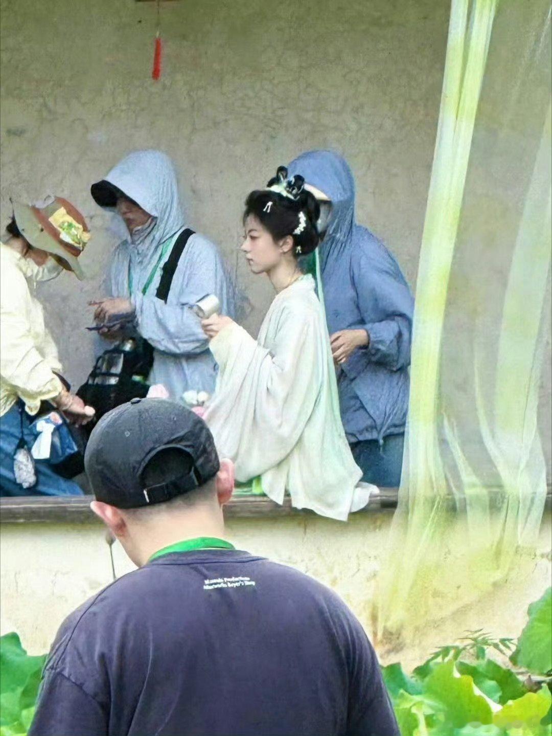 赵今麦王安宇一念江南同框 赵今麦王安宇新剧同框路透赵今麦王安宇一念江南同框 